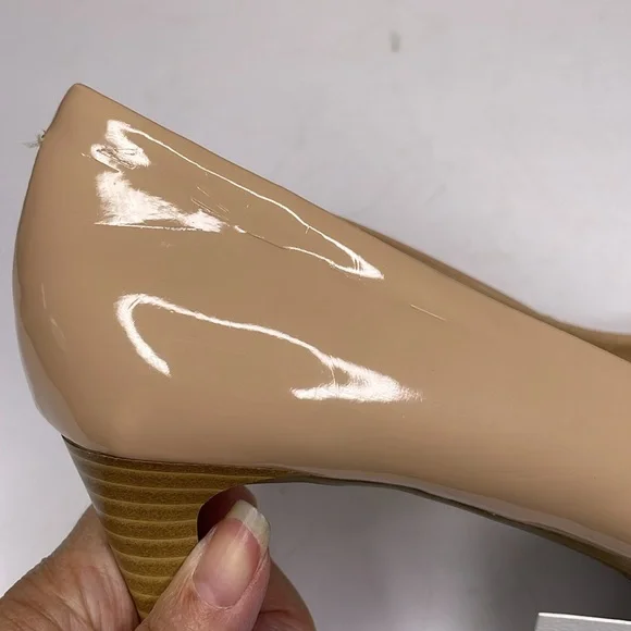 CROFT & BARROW Nude Kitten Heel Pumps Comfort Versatile Corporate Career NWT 6 M - Picture 14 of 16